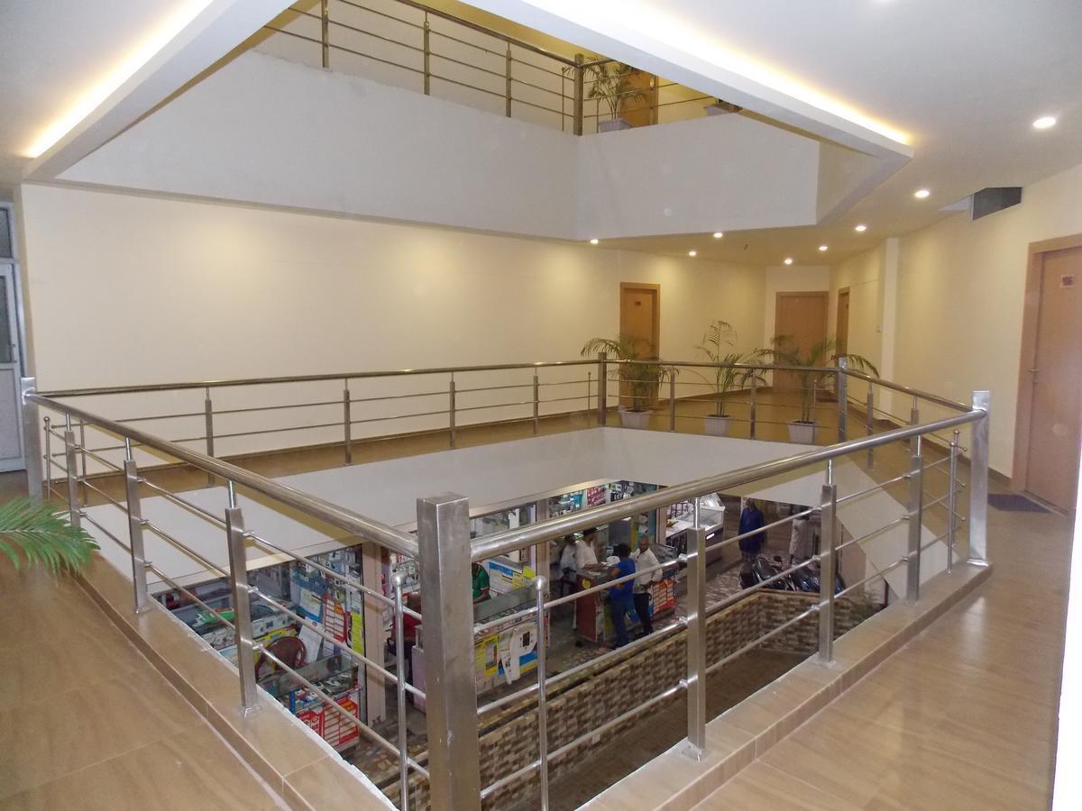 Nutan Hotel Balrāmpur Buitenkant foto
